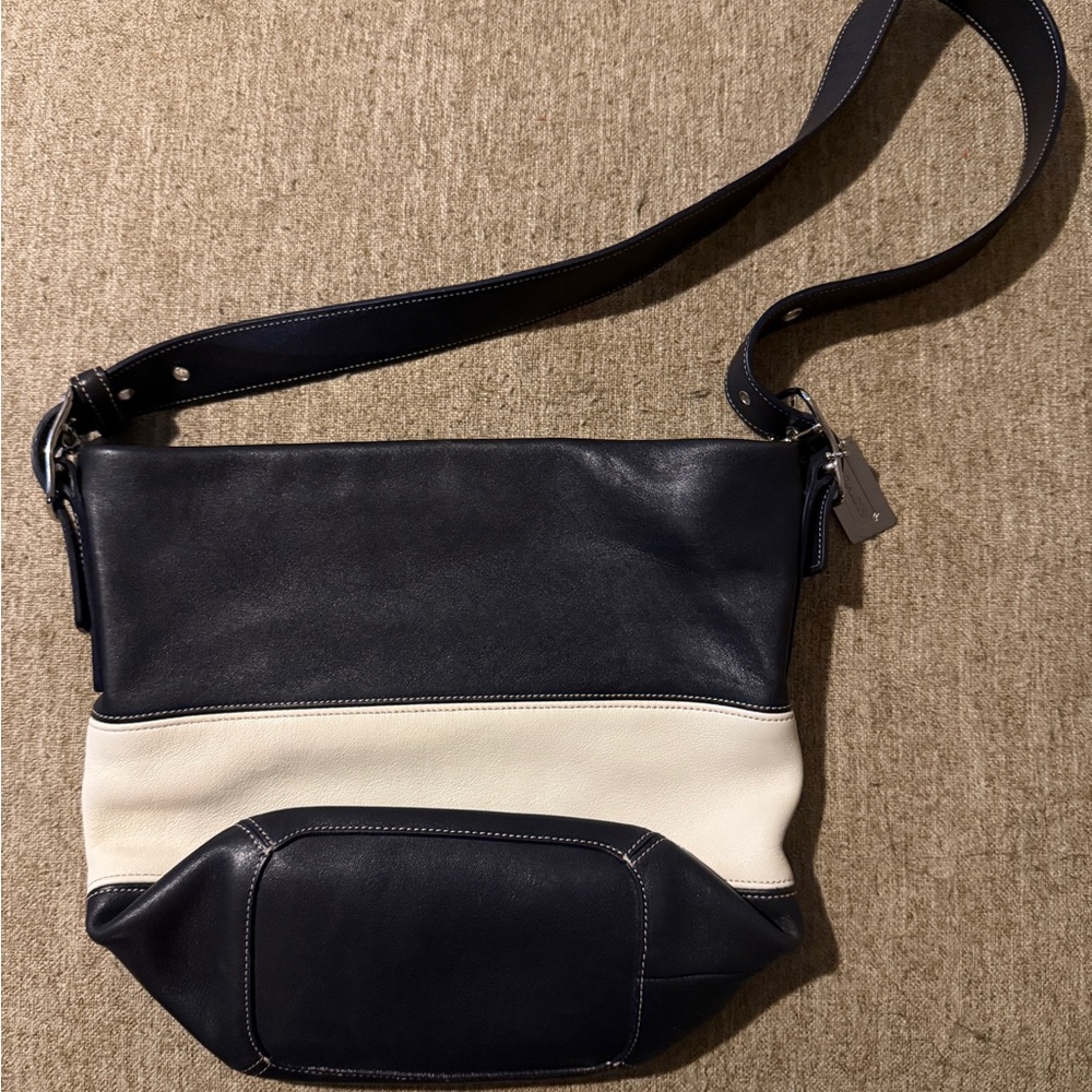 Coach Legacy Duffle Bag 9173 - Picture 2 of 5